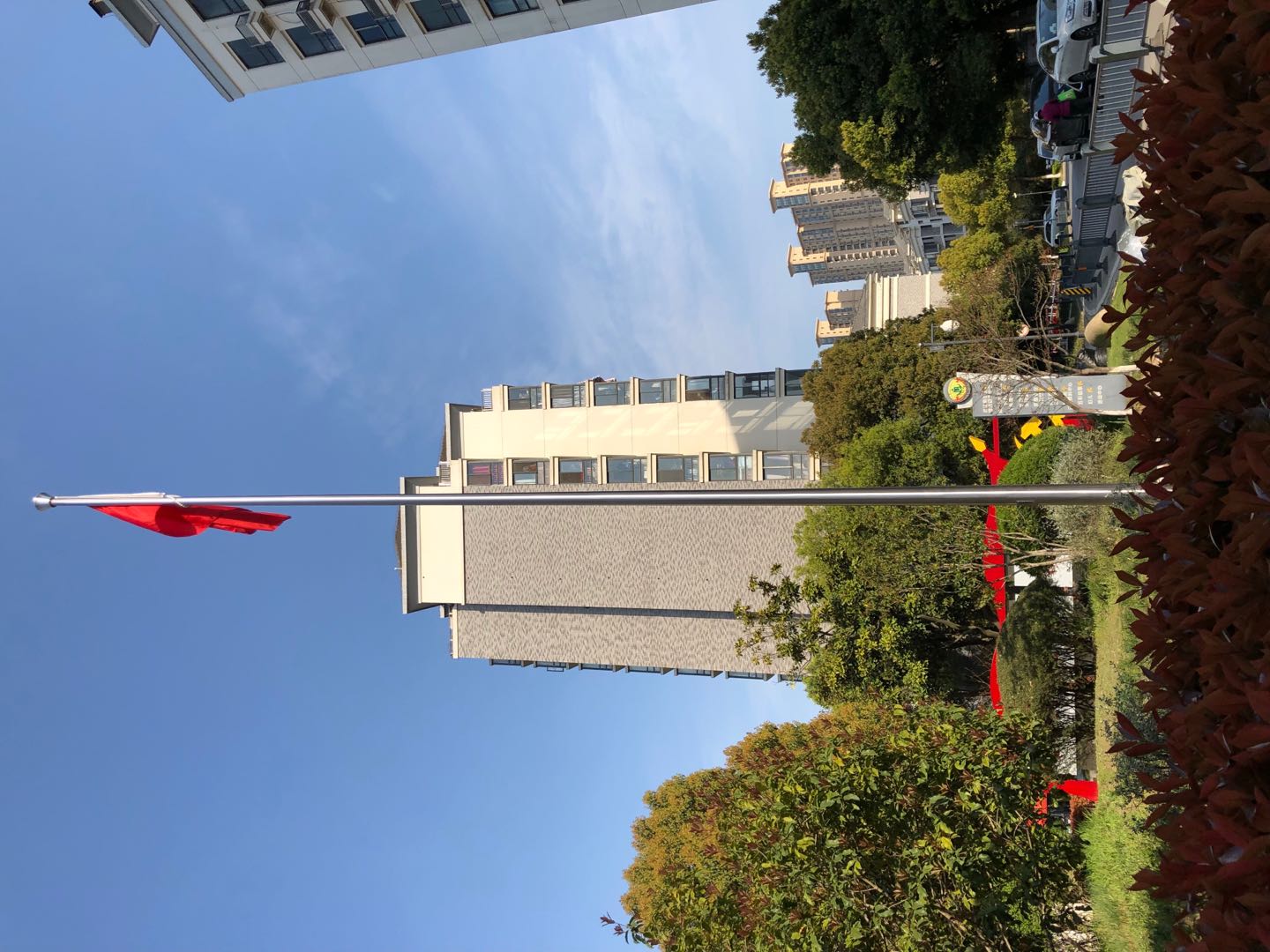不銹鋼旗桿和建筑的高度比例一般是多少？